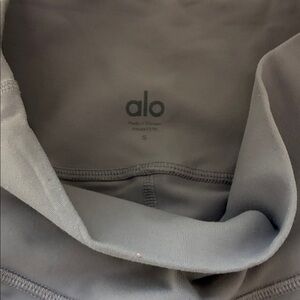 Alo Women’s Activewear pants in lavender